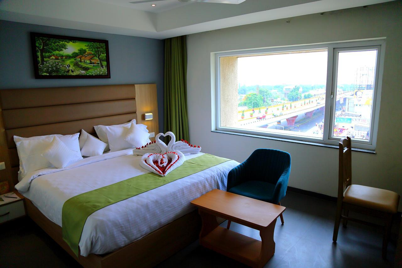 Abhayaa Hotel Visakhapatnam Exterior photo
